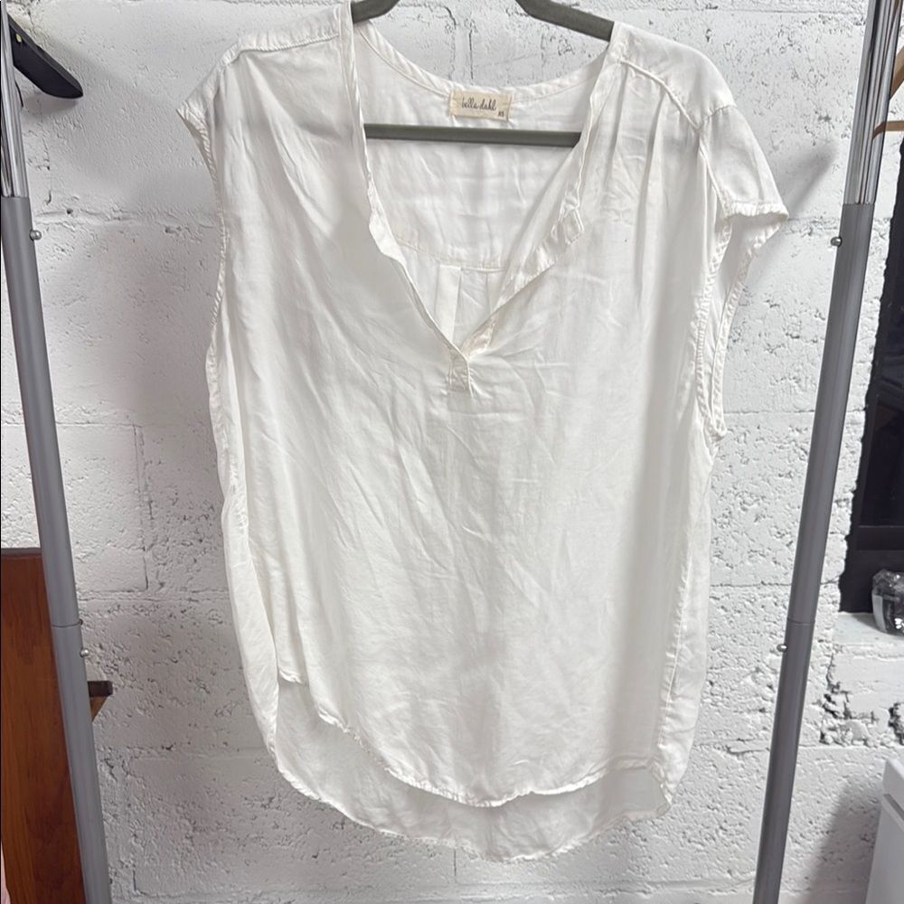 White Women's Top by Bella Dahl - X Small - Great Condition - Button Open Top